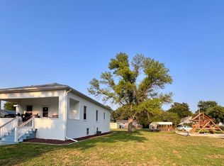 323 4th St, Meadow Grove, NE 68752