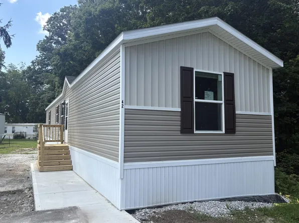 2801 S Stone Rd Trailer 42, Marion, IN 46953