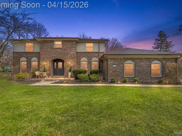 1732 Kilburn Rd N, Rochester Hills, MI 48306