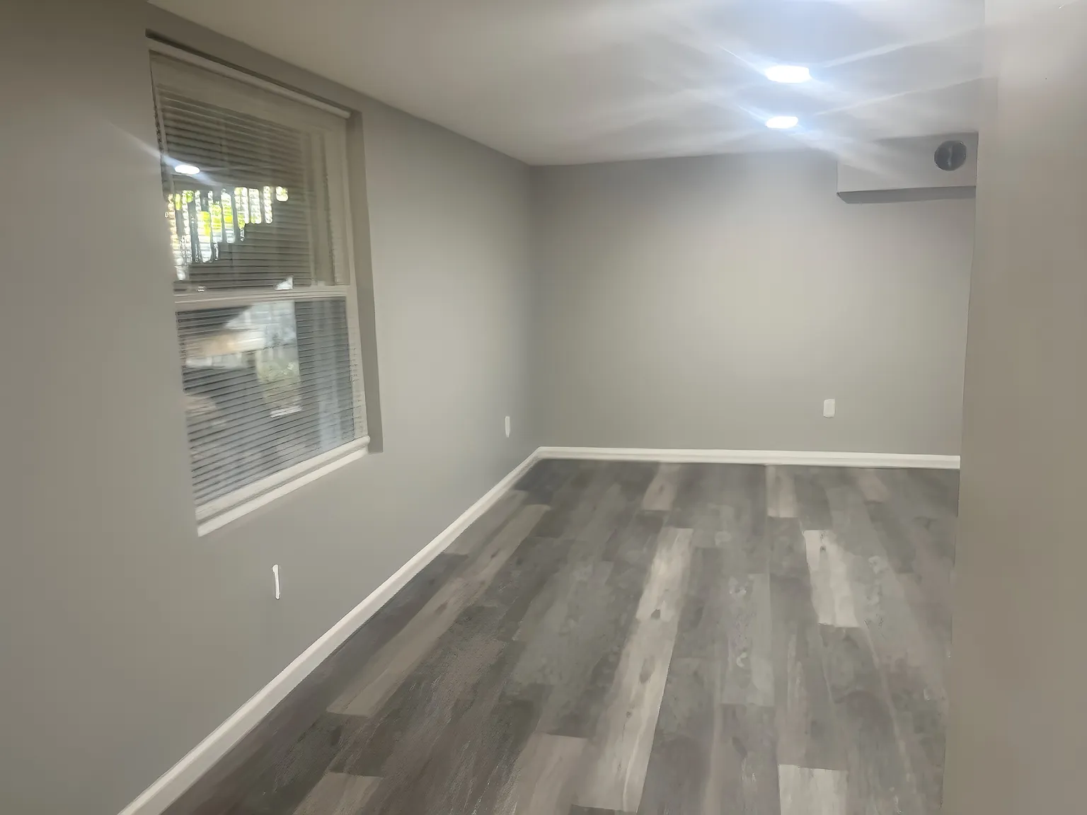 2 bed, 1000 sqft, $1,200 — Photo 3