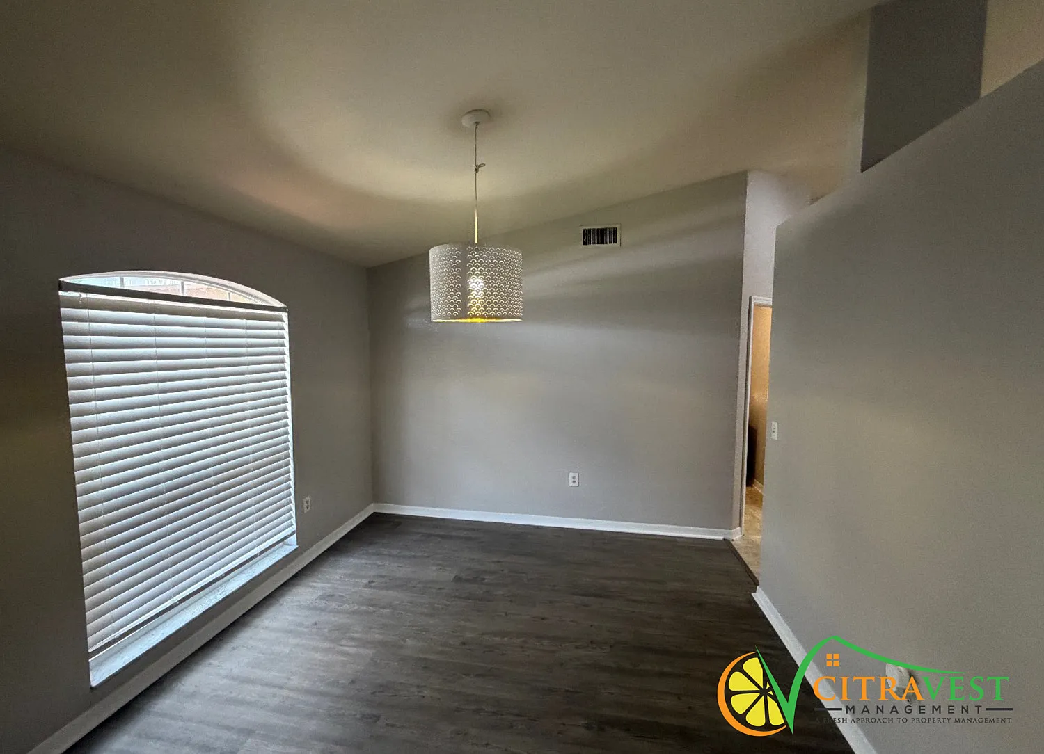 Winter Haven Large 3 Bedroom — Photo 2