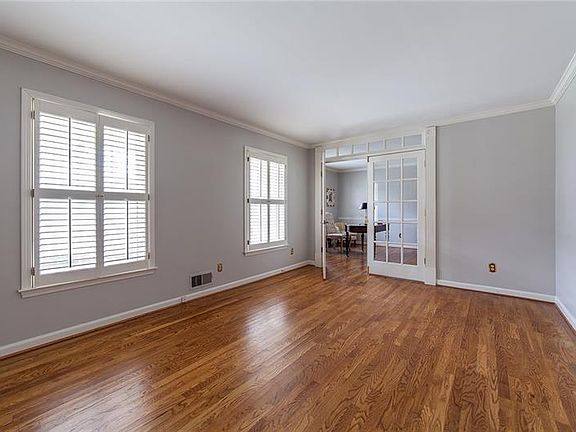 3rd image of 241 Kings Row NE