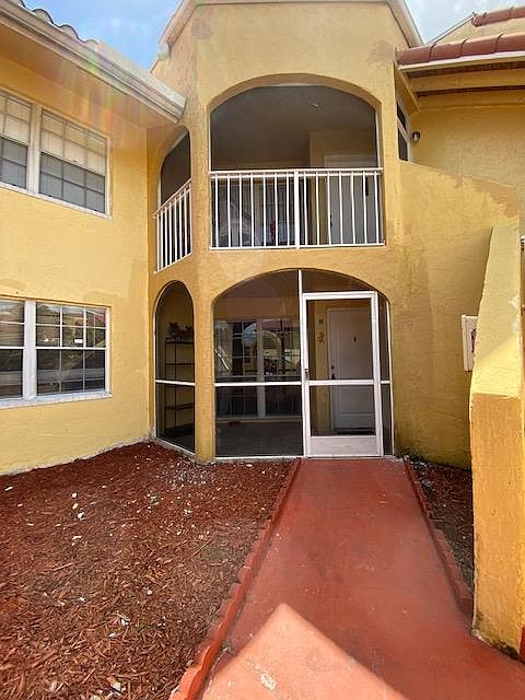 Private Entrance -Ground Floor