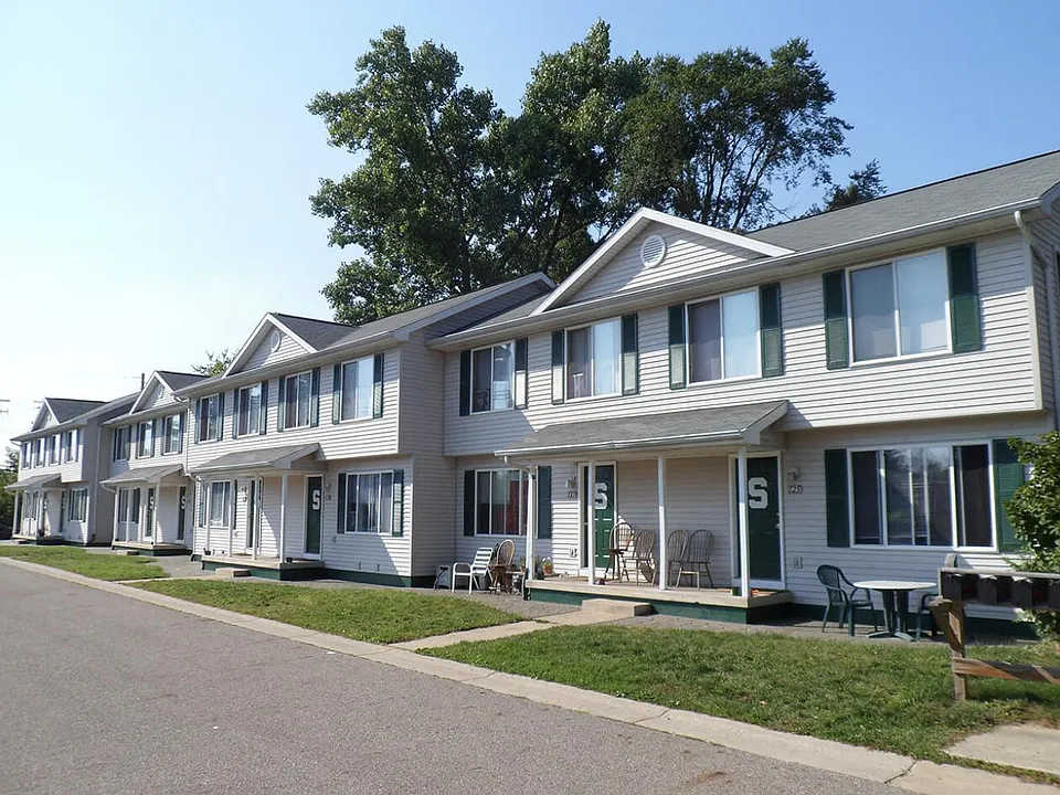 129 Stoddard Ave