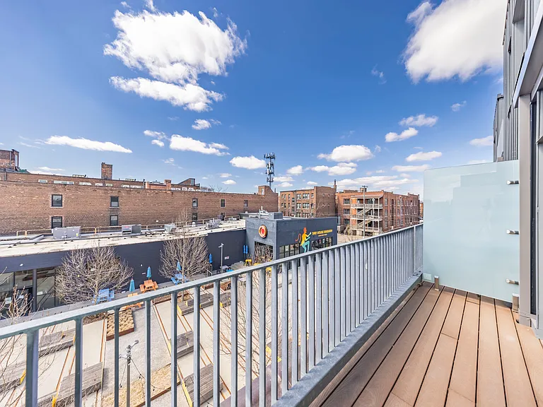 644 Selden St #302 — Photo 11