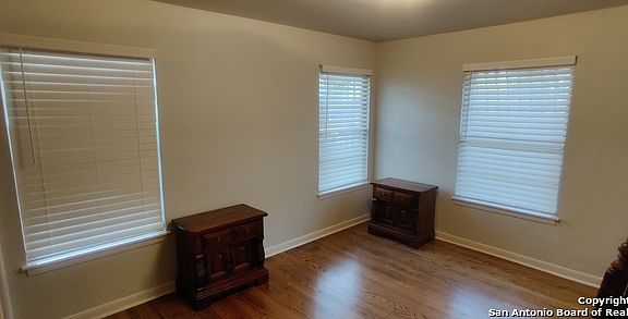 5th image of 311 Teakwood Ln