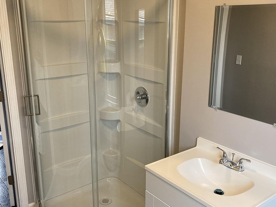1st image of 1371 W 85th St #3