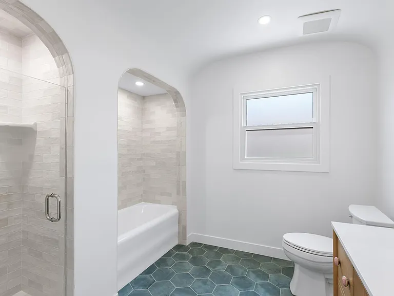 1020 Carol Dr — Photo 27