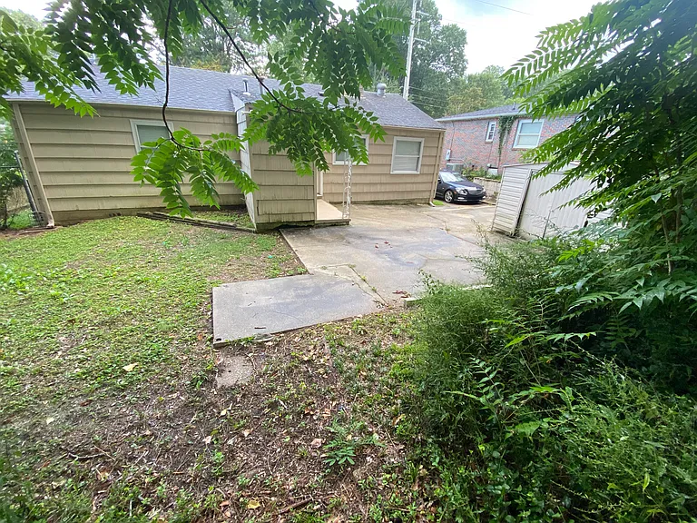 1220 Cresthill Rd — Photo 12
