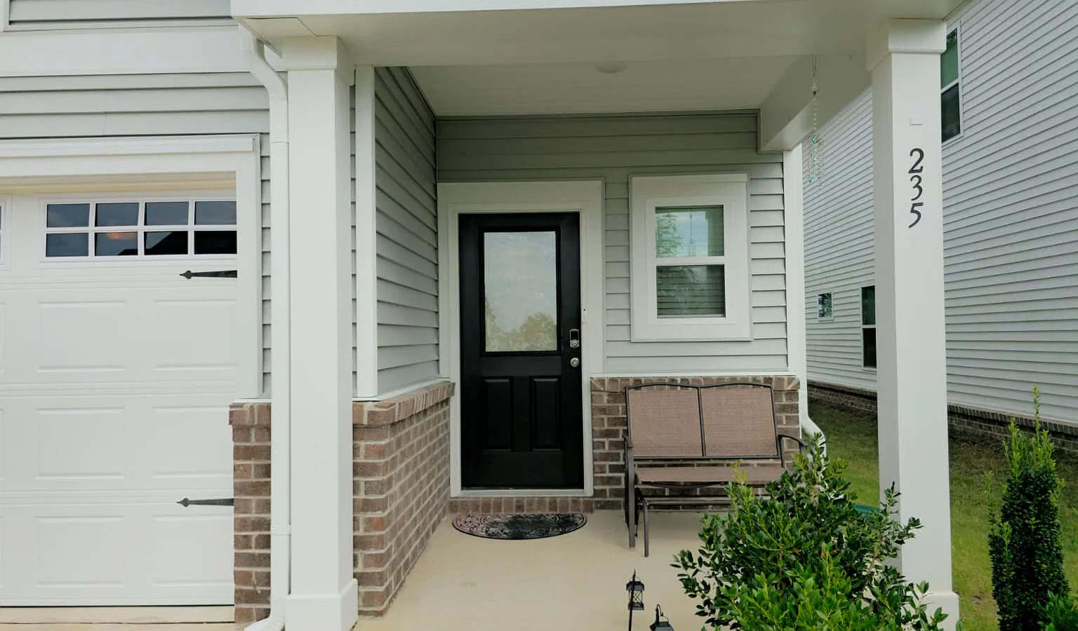 4 bed, 2.5 bath, 1934 sqft, $2,145 — Photo 3