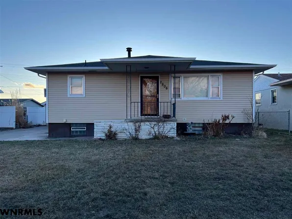 2806 Avenue G, Scottsbluff, NE 69361