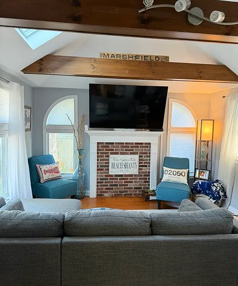 54 Everett St — Photo 3