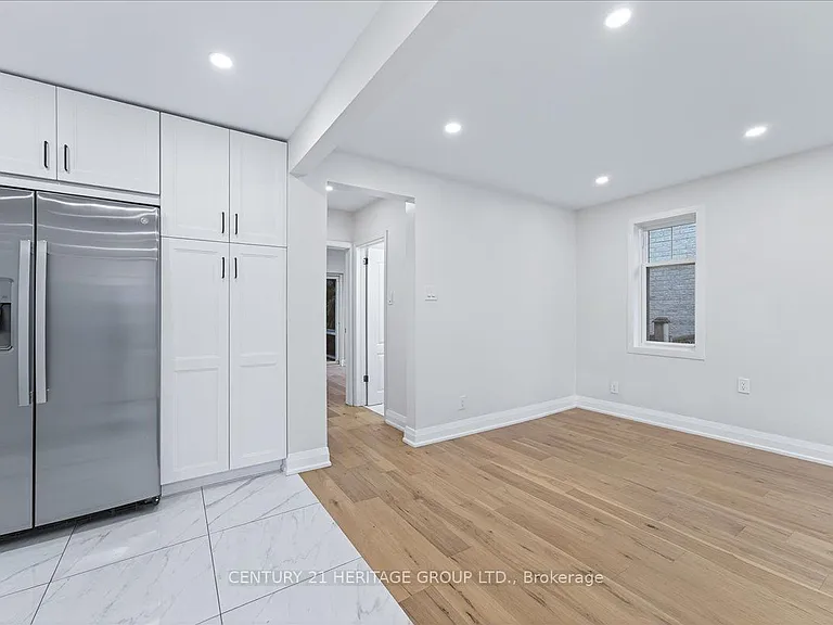 39 Reiner Rd #UPPER — Photo 13