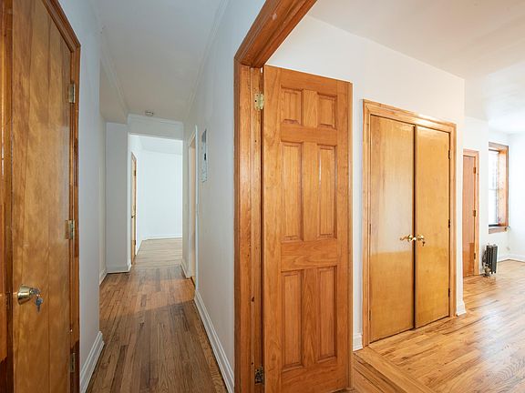 4th image of 2440 Amsterdam Ave APT 3J