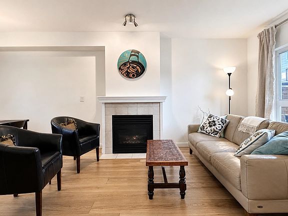 3rd image of 915 Tobruck Ave #13