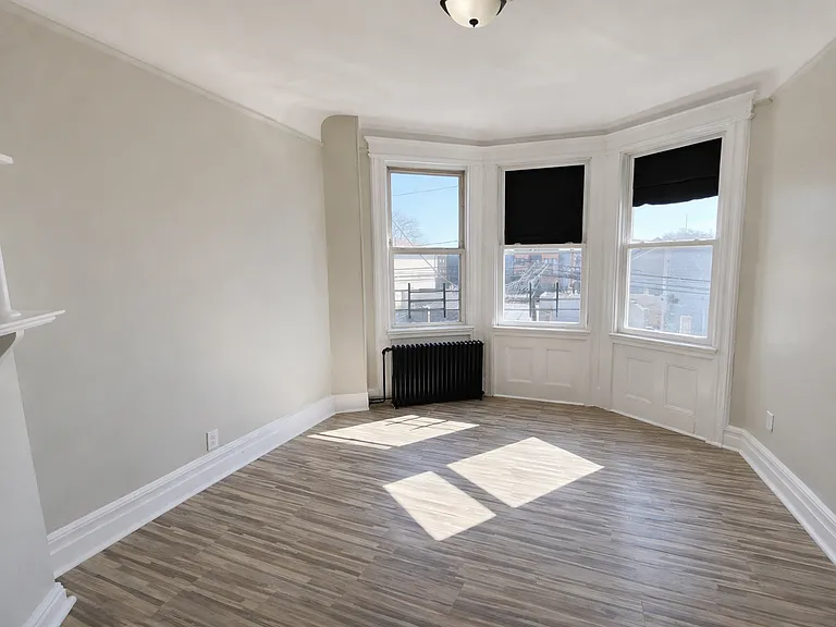 733 S 18th St #2R — Photo 4