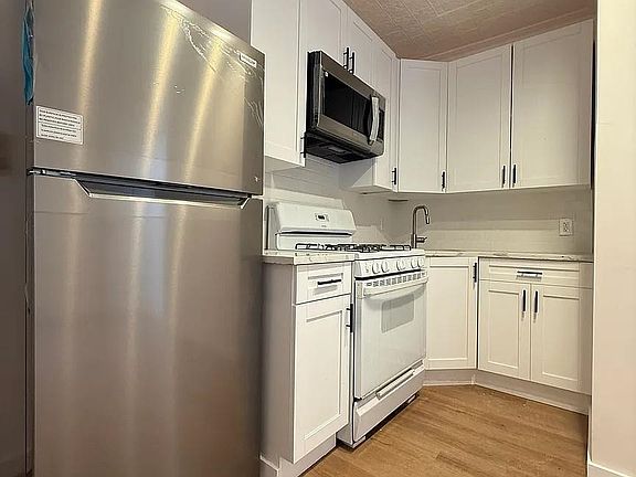 4th image of 1919 Willow Ave #5