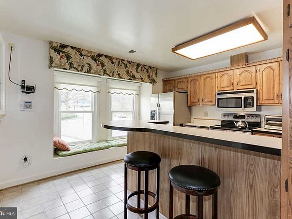 4th image of 3924 Green Look Ct