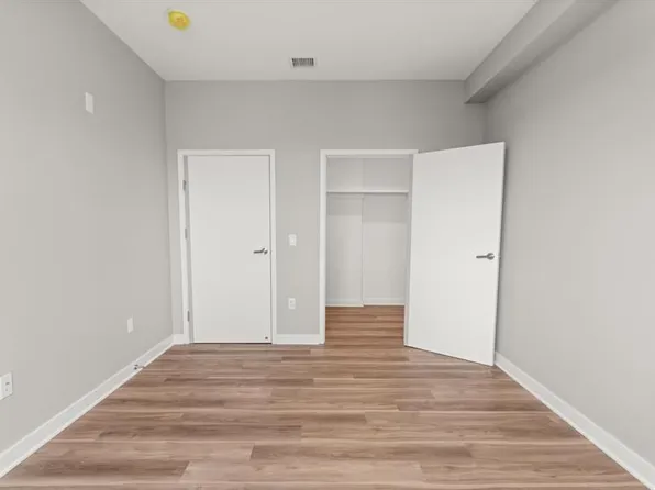 475 Communipaw Avenue image 12 of 33