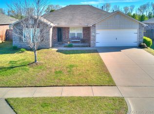 8606 E 127th St S, Bixby, OK 74008