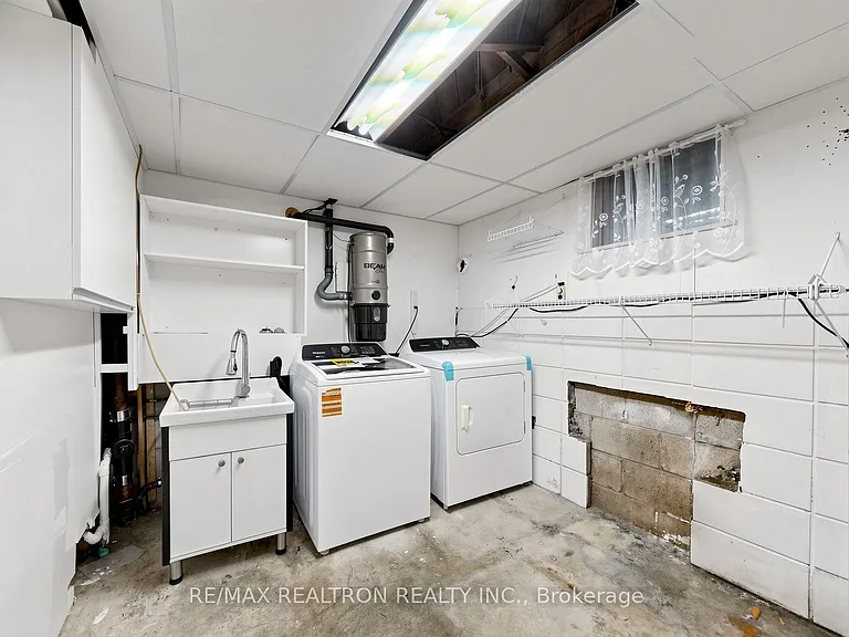 398 Connaught Ave — Photo 34