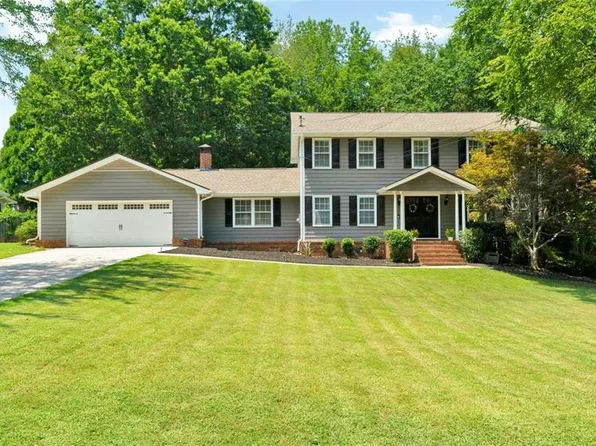 2580 Fleur De Lis Pl, Dunwoody, GA 30360