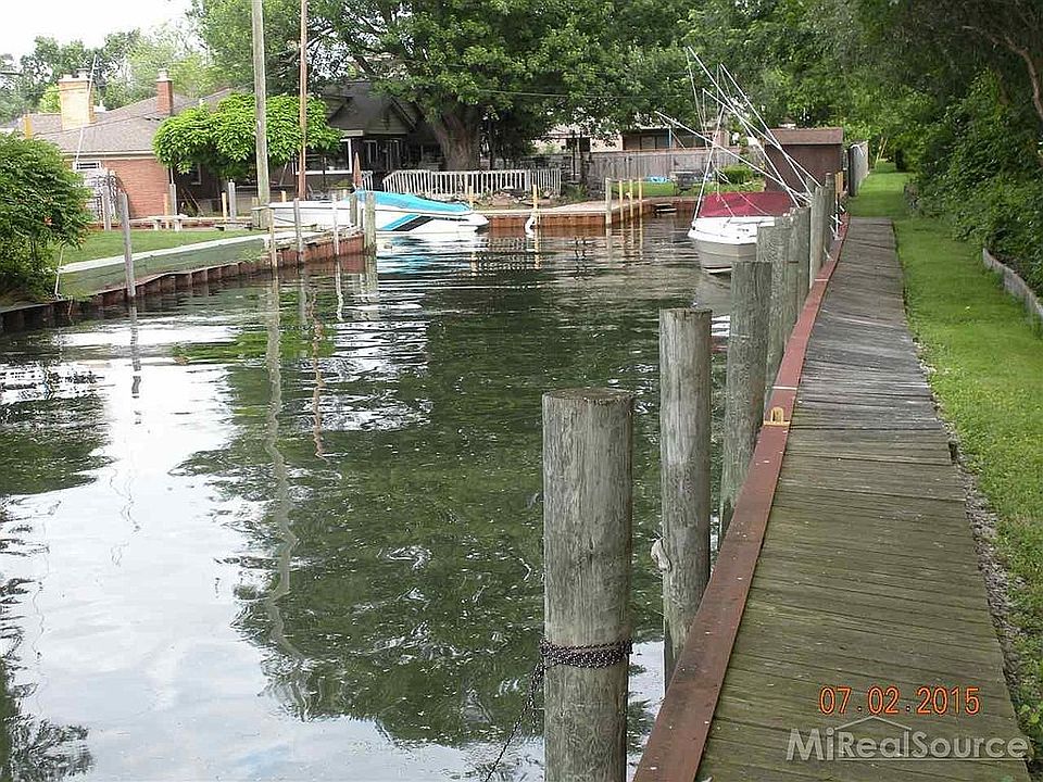 2nd image of 22427 Statler St