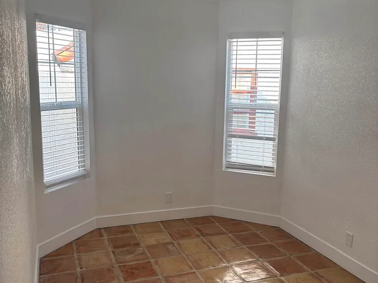 803 E Peralta Way — Photo 8