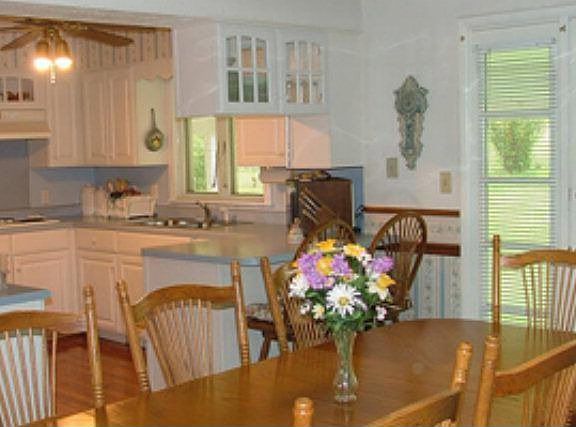 3rd image of 36 Gimbel Dr