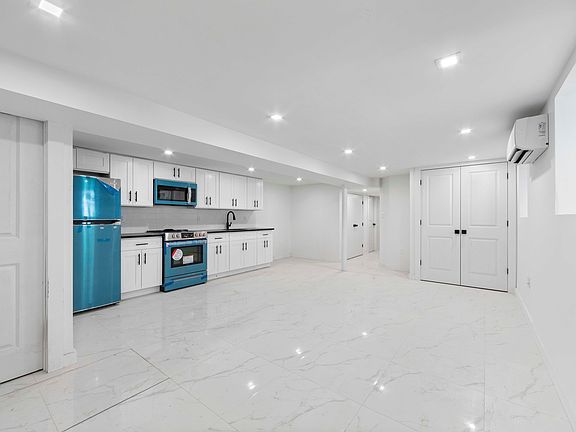 4th image of 291 Montgomery St #6