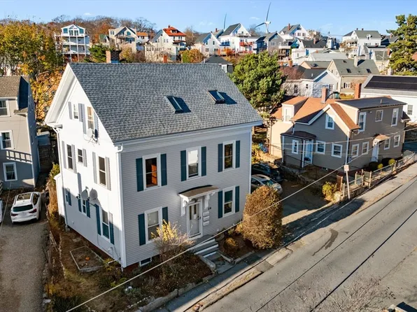 24 Taylor St #2, Gloucester, MA 01930