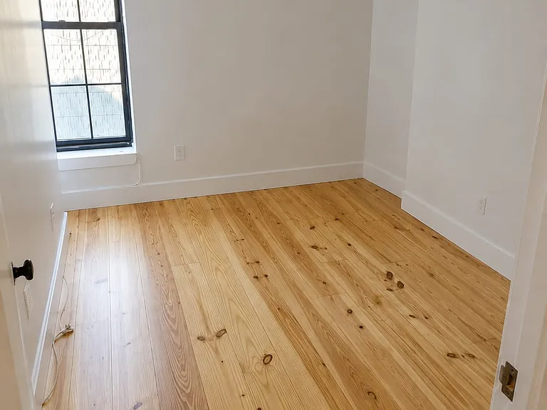 729 Meeker Ave #2C — Photo 10