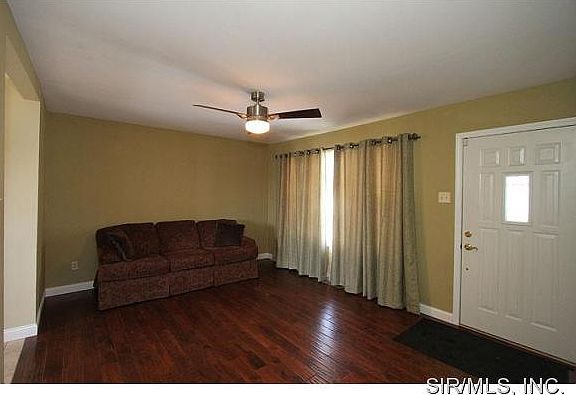 2nd image of 7 Violet Ct