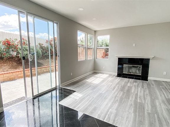 3rd image of 39718 Fairview Ct
