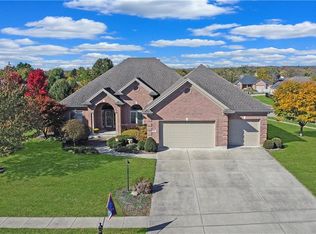385 Sunset Dr, Carlisle, OH 45005