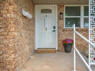 125 SW 6th St, Moore, OK 73160