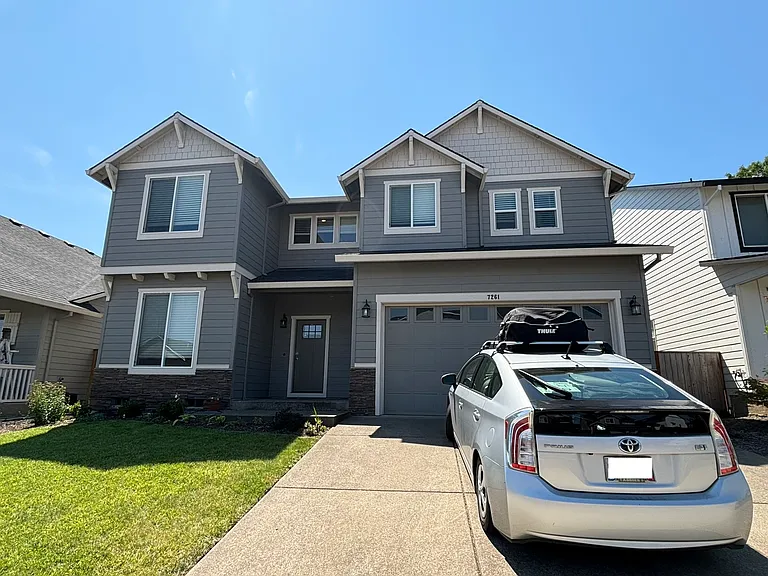 7261 SE Berg Dr — Photo 1
