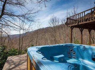 549 Quail Cove Rd, Clyde, NC 28721