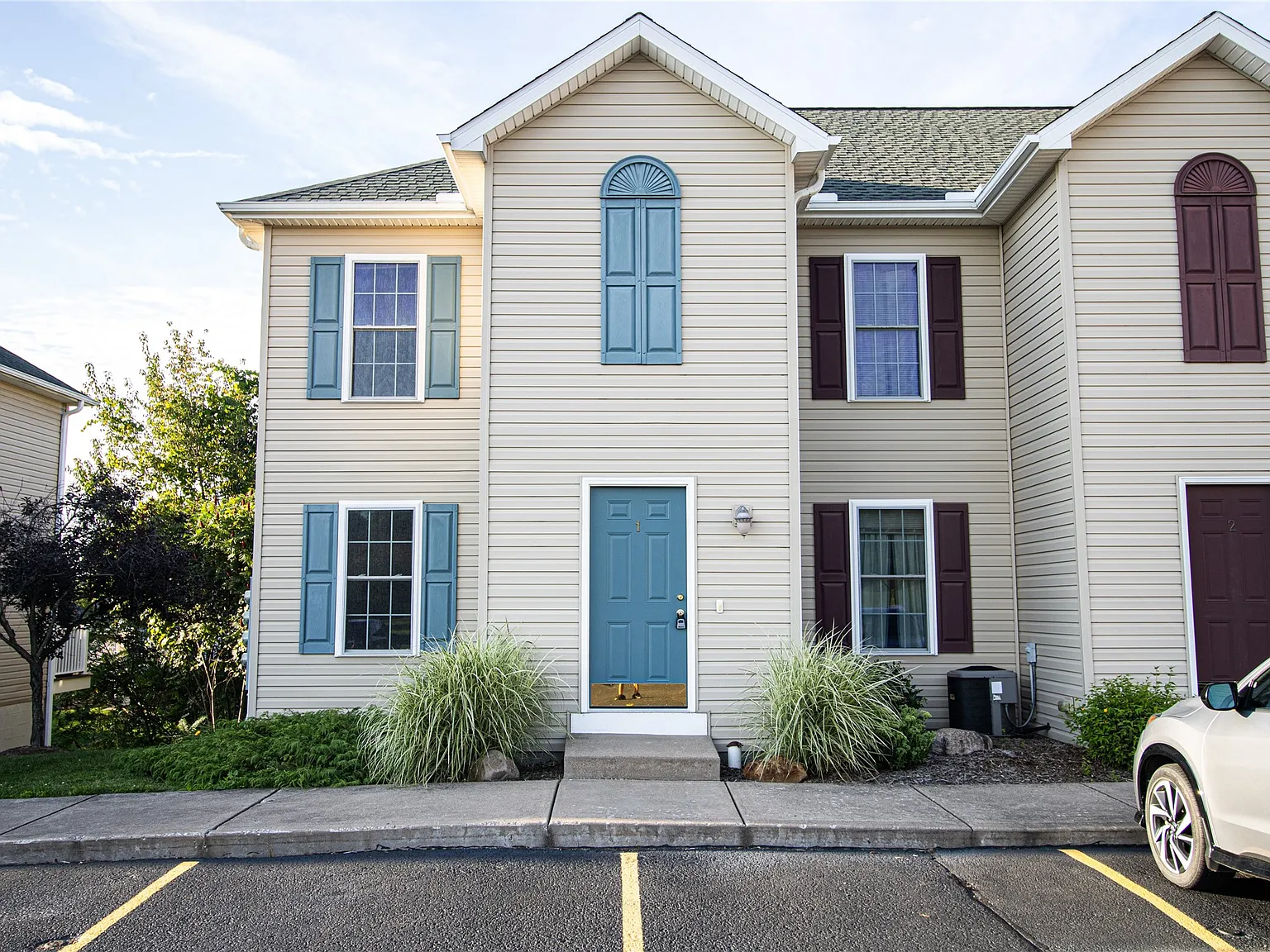 2 bed, 1.5 bath, 1200 sqft, $1,250 — Photo 1