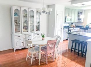 18490 Yellow Schoolhouse Rd #401, Round Hill, VA 20141