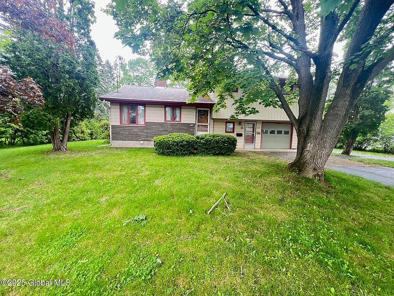 2nd image of 1345 Evergreen Avenue