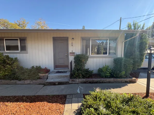 311 NE C St, Grants Pass, OR 97526