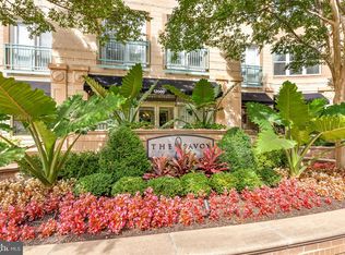 12000 Market St APT 428, Reston, VA 20190