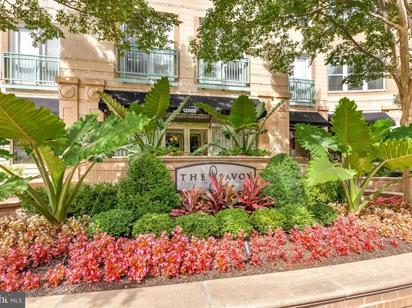 12000 Market St APT 428, Reston, VA 20190