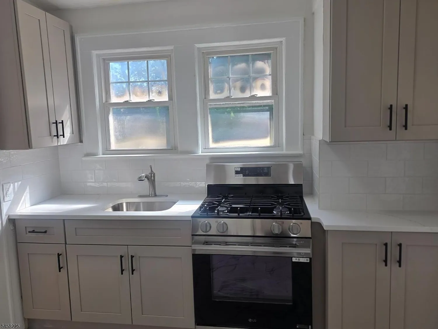 2 bed, 1.0 bath, $2,200 — Photo 2