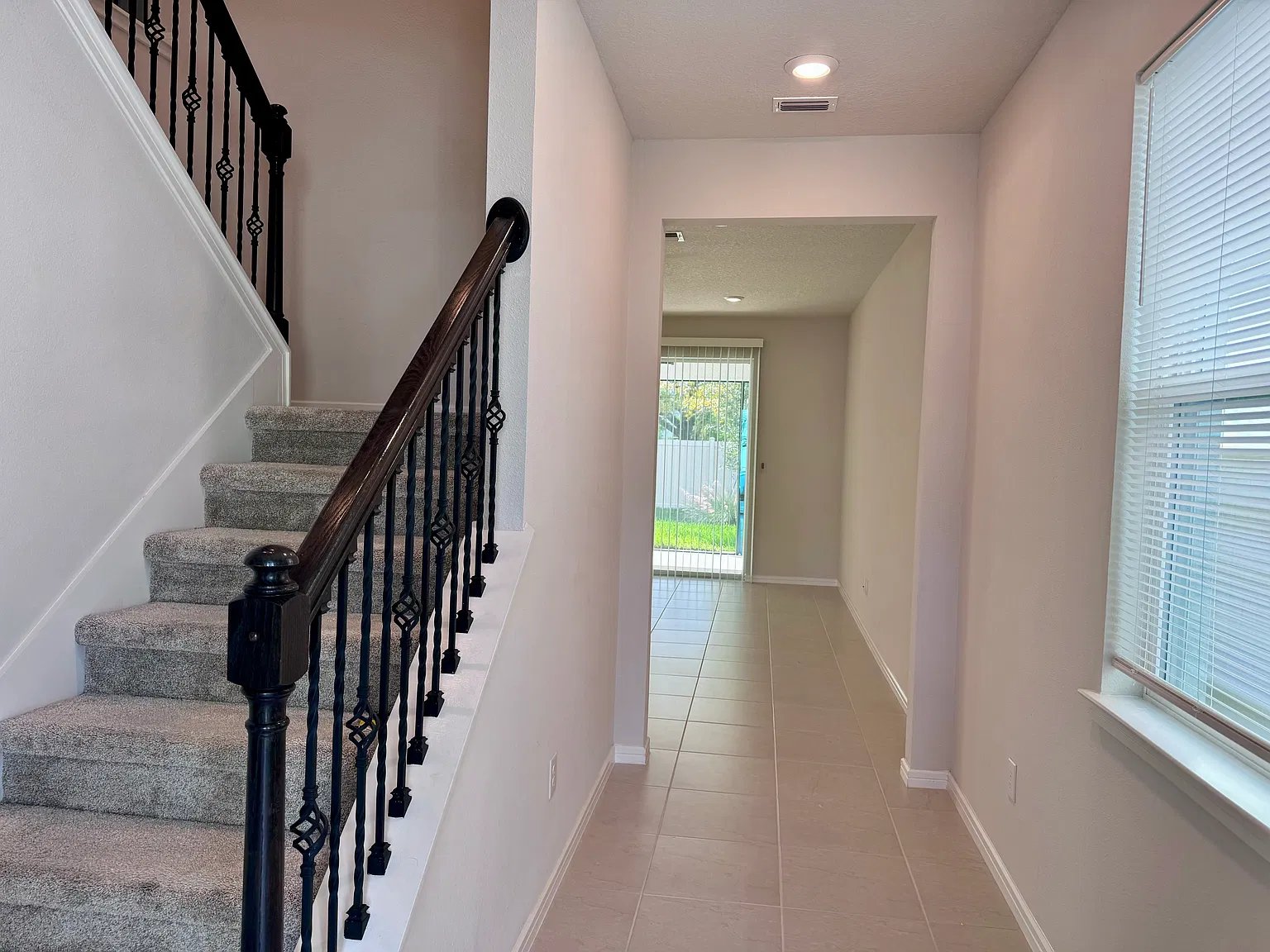 5 Bedroom Home for rent — Photo 2