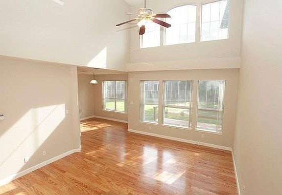 Living Room High Ceilings