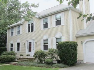 2 Minuteman Ln, Wellesley, MA 02481