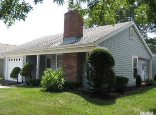 475 Stratford Ln, Ridge, NY 11961