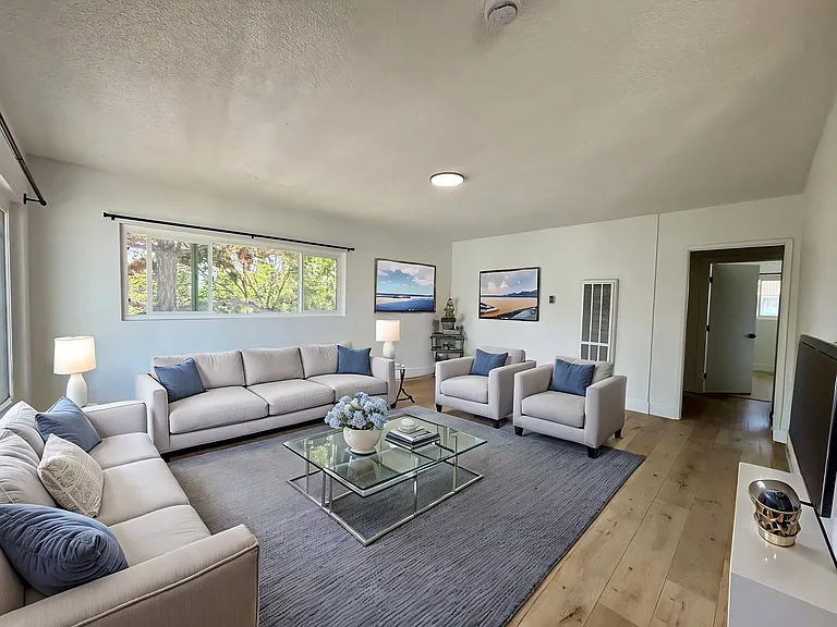 1125 N Onondaga Ave #3 — Photo 2